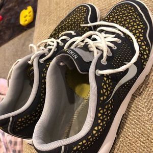 Nike men’s golf shoe